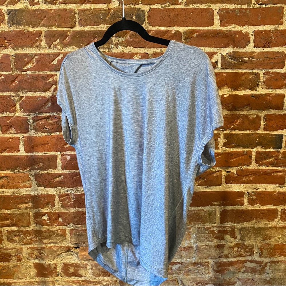 Lululemon gray t-shirt, backless sz 4